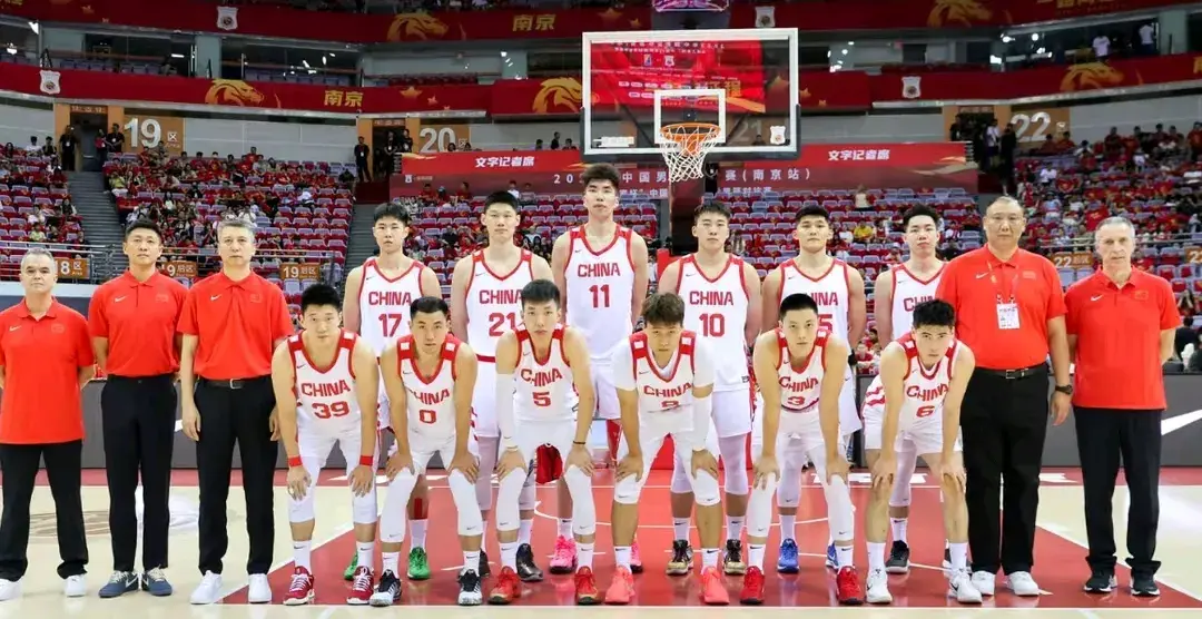 而中国男篮